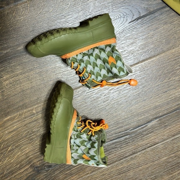 Native unisex kid boots size 6 - Picture 2 of 8